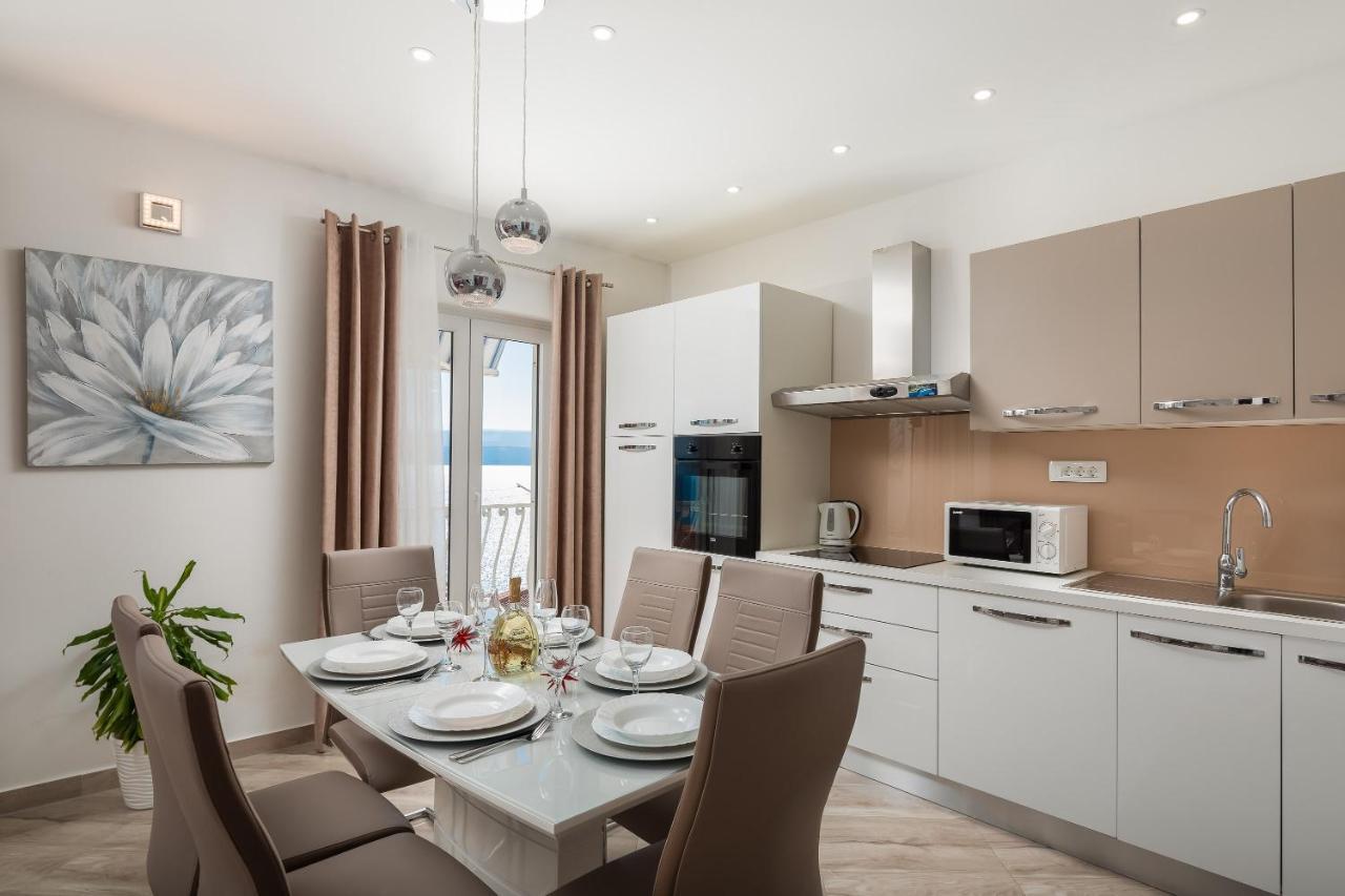 Fba Family Beach Apartments Omiš Buitenkant foto