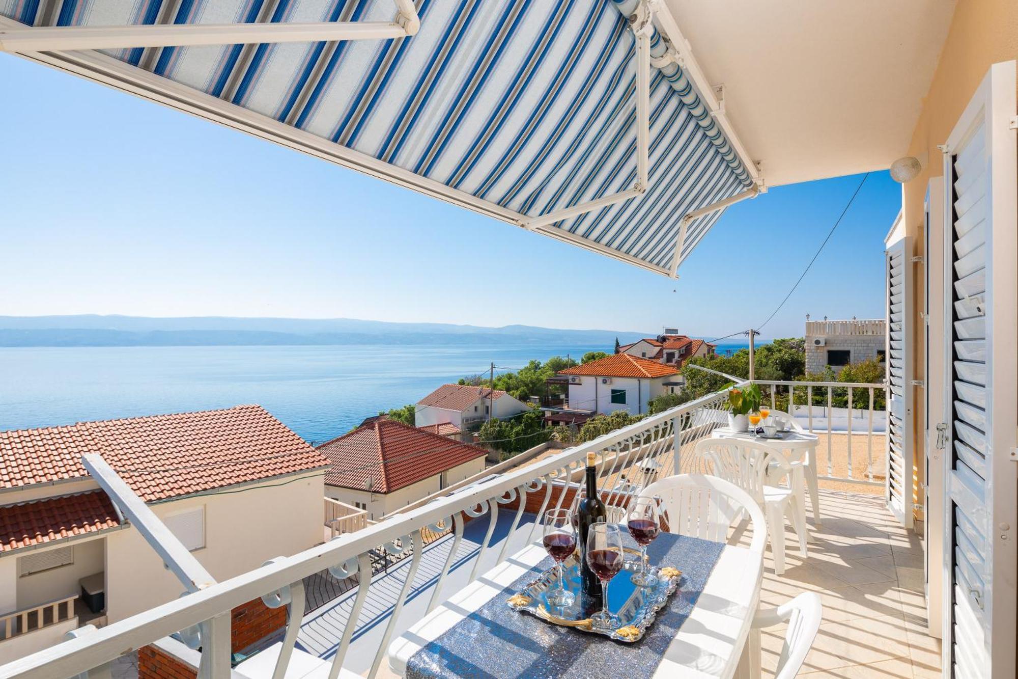 Fba Family Beach Apartments Omiš Buitenkant foto
