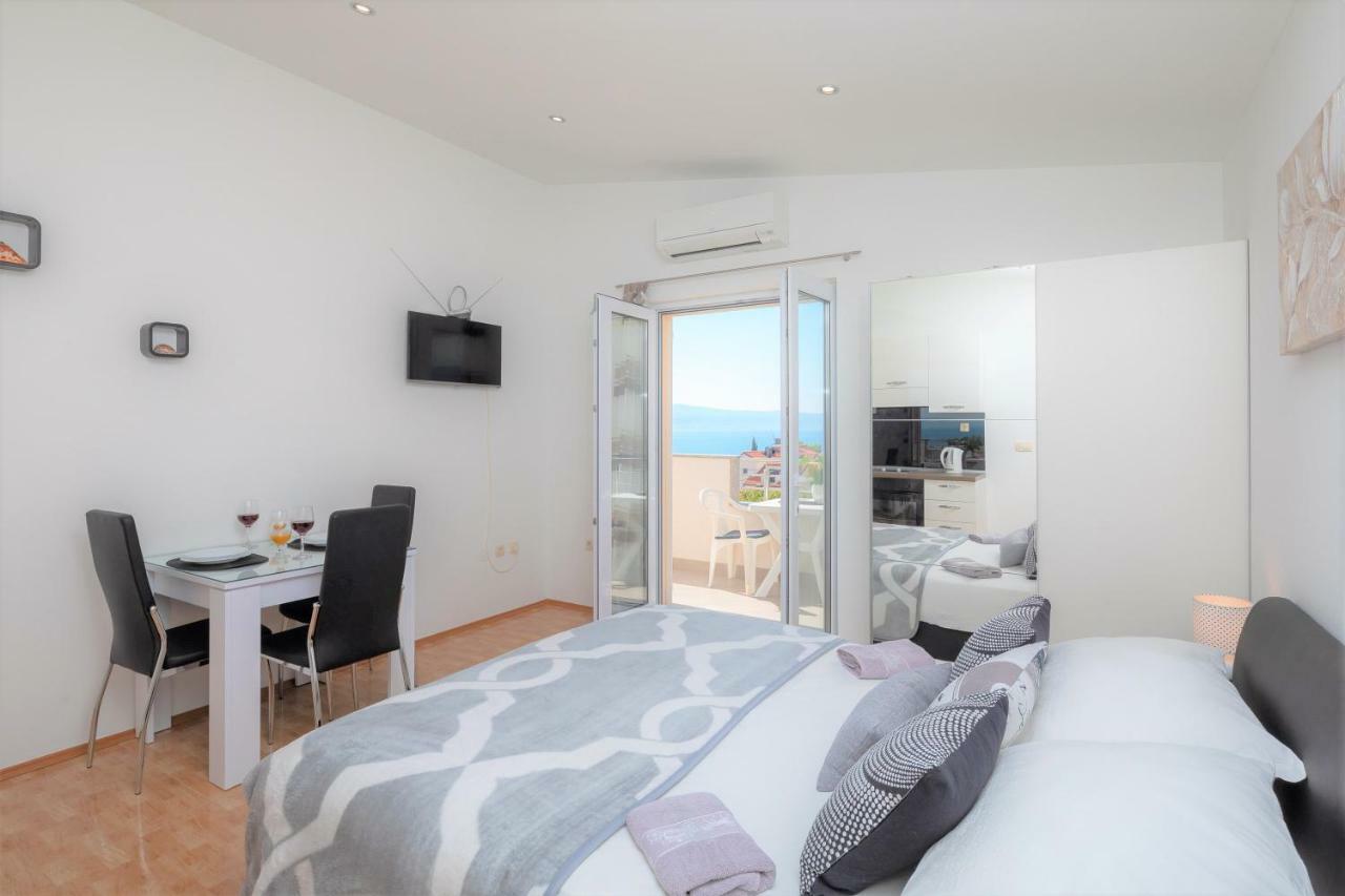 Fba Family Beach Apartments Omiš Buitenkant foto